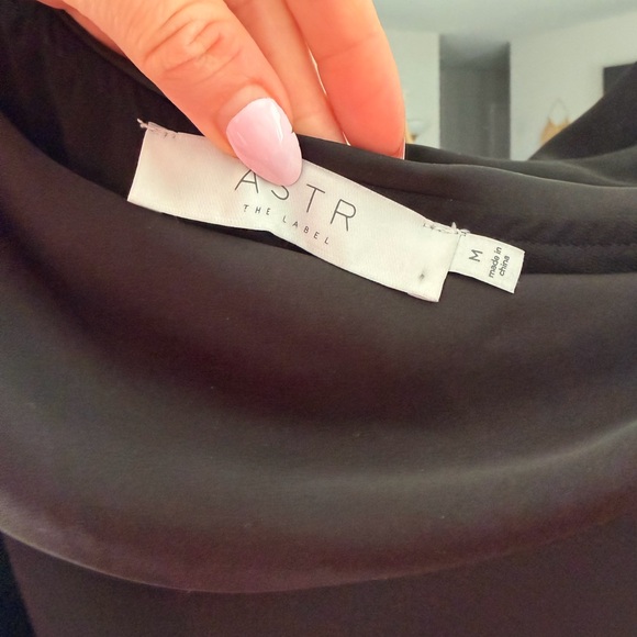 ASTR The Label Orissa Satin Off Shoulder Dress - Picture 9 of 9